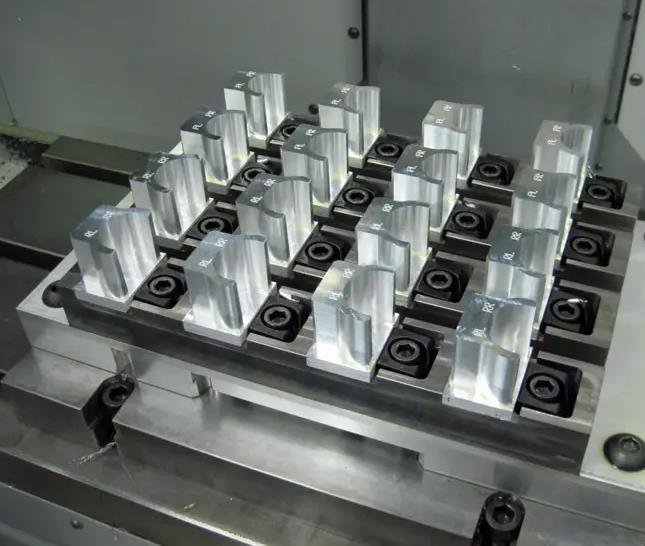 The complex structure and function design of injection mold