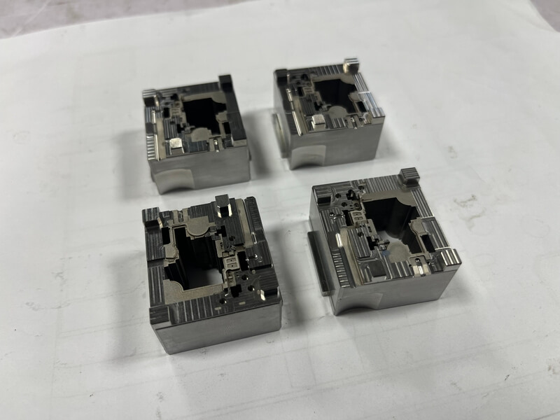 Cable Charger Mold Mould Makers For Plastic Injection Mold Price